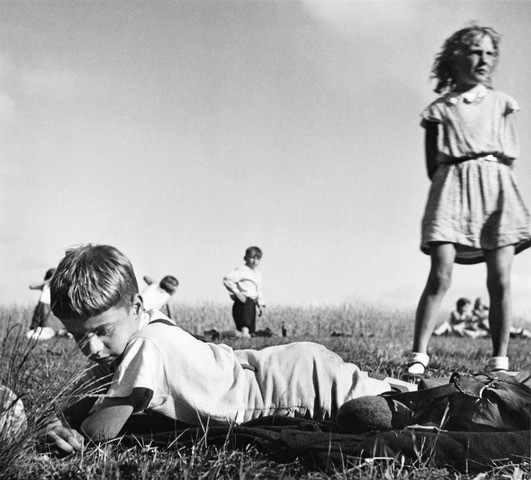 Foto: Herbert List. 'Verschiedene Interessen'. 1924