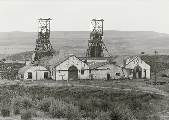 Bernd und Hilla Becher: Seven Sisters Pit, South Wales, GB 1966 © Estate Bernd & Hilla Becher, represented by Max Becher, courtesy Die Photographische Sammlung/SK Stiftung Kultur – Bernd und Hilla Becher Archiv