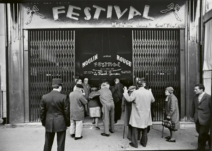 Moulin Rouge, Paris 1973 © Walter Vogel Moulin Rouge, Paris 1973 © Walter Vogel