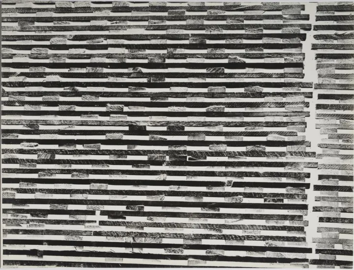 Kilian Breier, Ohne Titel (Bretter), 1957, Negativkopie, Silbergelatineabzug, 30 x 40 cm, © Nachlass Kilian Breier, Hamburg/VG Bild-Kunst, Bonn Kilian Breier, Ohne Titel (Bretter), 1957, Negativkopie, Silbergelatineabzug, 30 x 40 cm, © Nachlass Kilian Breier, Hamburg/VG Bild-Kunst, Bonn