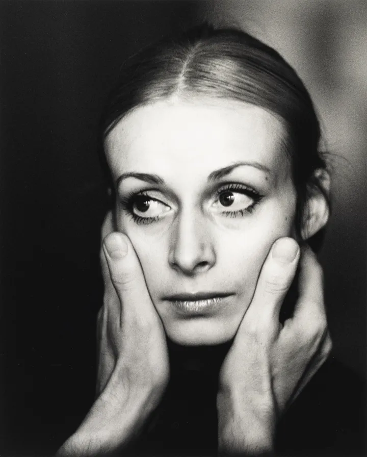 Manfred Paul, Verena, 1972. Courtesy LOOCK, Berlin © Manfred Paul Manfred Paul, Verena, 1972. Courtesy LOOCK, Berlin © Manfred Paul