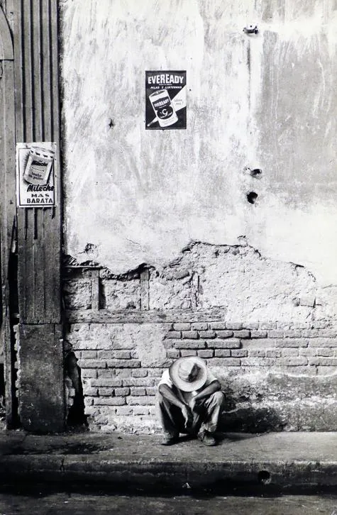 Gordian Troeller: San Salvador aus der Stern-Reportage: Zwischen Kennedy und Castro (Mittelamerika), 1960/1961 © Ingrid Becker-Ross-Troeller, Nachlass Troeller/Deffarge, Museum Folkwang, Essen