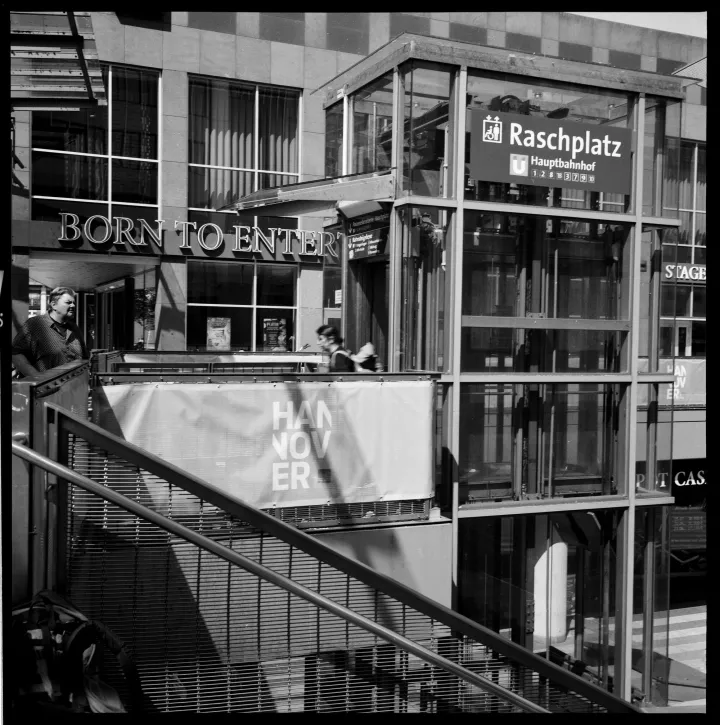 Akinbode Akinbiyi, Hannover Innenstadt, 2023 Akinbode Akinbiyi, Hannover Innenstadt, 2023