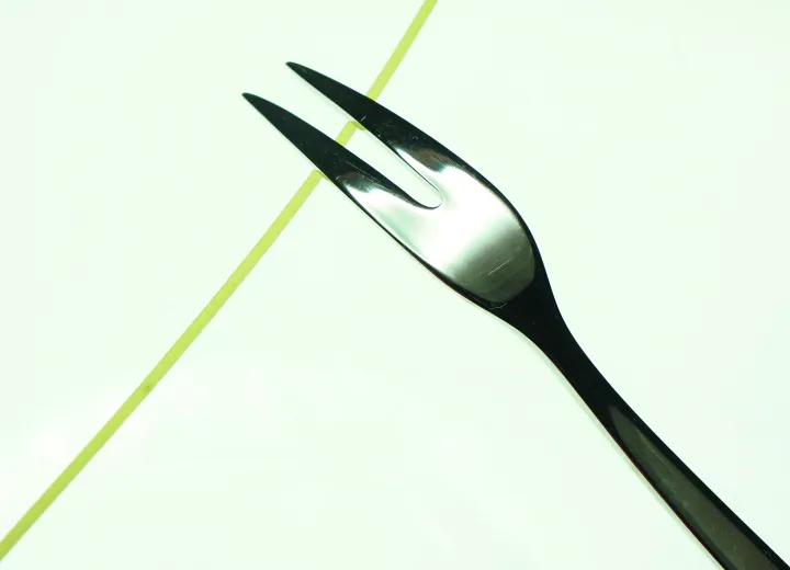 © Felix Freier, „Gabel mit Zinkenreduktion und Zubehör, 2022 © Felix Freier, „Gabel mit Zinkenreduktion und Zubehör, 2022