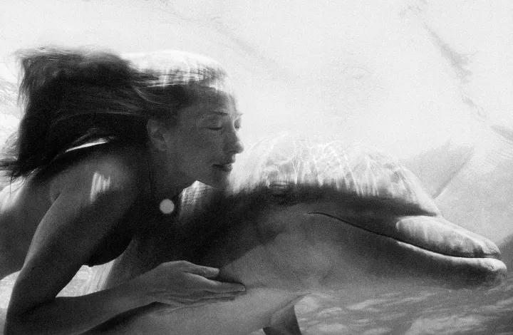 Connected – Tatjana Patitz & Cayla, Zyklus Dolphin,s Grand Bahama Islands @ 2000 Nomi Baumgartl Connected – Tatjana Patitz & Cayla, Zyklus Dolphin,s Grand Bahama Islands @ 2000 Nomi Baumgartl
