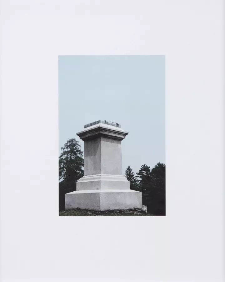 Peggy Buth, untitled (monument), 2007 © the artist Peggy Buth & KLEMM’s, Berlin Peggy Buth, untitled (monument), 2007 © the artist Peggy Buth & KLEMM’s, Berlin