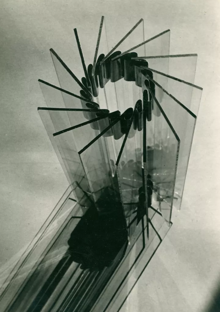 Fritz Schleifer, Materialstudie Glas-Metall, aus dem Vorkurs Fritz Schleifer Landeskunstschule Hamburg 1930–33, Fotografie 17 x 23 cm, Hamburgisches Architekturarchiv – Bestand Fritz Schleifer, © Jan Schleifer