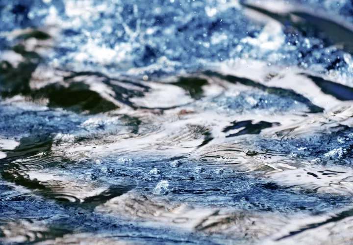 Corinna Rosteck – in perpetuum: Wasser Über Fluß, 90x130cm, 2022 ©corinna rosteck