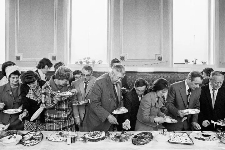 Antrittsbankett des Bürgermeisters von Todmorden, Todmorden, West Yorkshire, England 1977 © Martin Parr / Magnum Photos