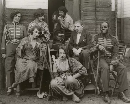 August Sander: Zirkusartisten, 1926–1932 © Die Photographische Sammlung/SK Stiftung Kultur – August Sander Archiv, Köln; VG Bild-Kunst, Bonn 2021