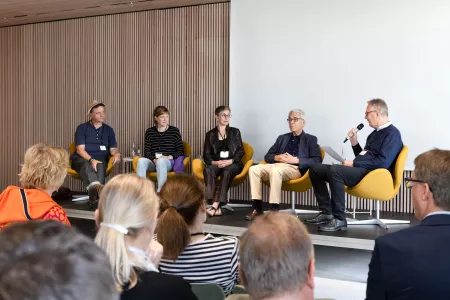 Podiumsdiskussion: „Bewahrung bedeutender fotografischer Lebenswerke. Die Perspektive der Fotograf:innen“. © Vincent Quack. Stadt Köln