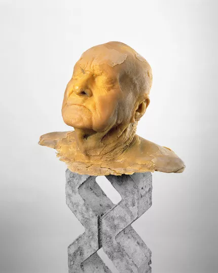 'Apian', Büste von Pierre-André Borioli "Nono", Bienenwachs und Ziegelsteine, 2015 © Aladin Borioli, Pierre-André Borioli und Françoise Borioli