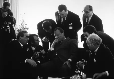 Leonid Breschnew, Willy Brandt, Walter Scheel, Bonn, 1973 © Barbara Klemm