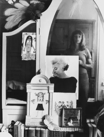Helga Paris Selbst im Spiegel, 1971 Foto © Helga Paris Quelle: ifa (Institut für Auslandsbeziehungen)