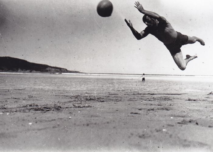 Jacques-Henri Lartigue, Août 1927, Hendaye, Despiau © Fondation Kodak Pathé