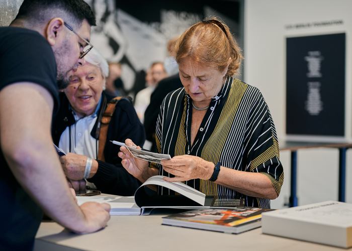 Preisverleihung in Berlin am 4.9.2022_Führung durch die Ausstellung