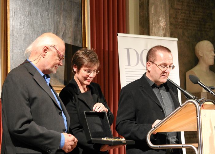 Manfred Kage (l) bei der Preisverleihung des Kulturpreises, © Oliver Gerstenberger