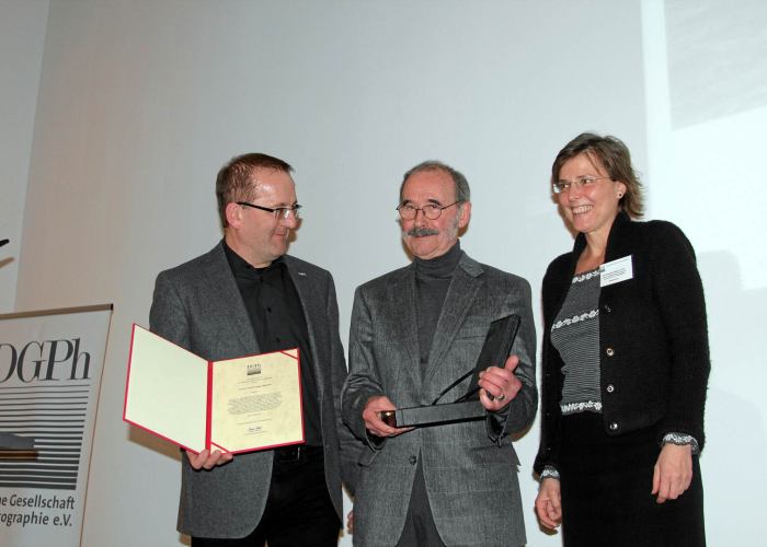 Gottfried Jäger (mitte) bei der Preisverleihung des Kulturpreises, © Klaus Czerwinski