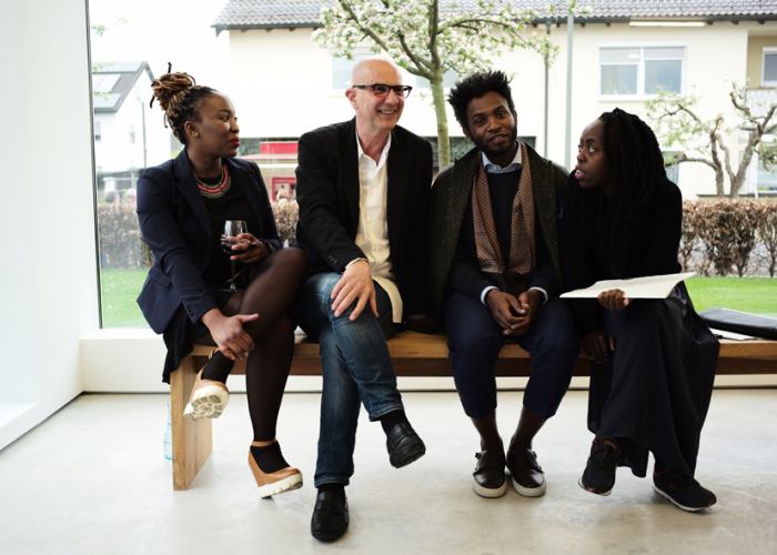 Während der Eröffnung von Recent Histories in Neu-Ulm, 2017. Lebohang Kganye, Artur Walther, Délio Jasse, Mimi Cherono Ng'ok (v.l.n.r.) © Robert Schlaier