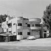 Irmel Kamp, ‚Tel Aviv / House Paltsev (G. Sapoznikov [Sapani], 1935-36) Chazanovitch Street‘, 1989 © Irmel Kamp, Courtesy Galerie Thomas Fischer, Berlin
